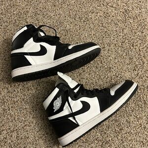 Wmns Air Jordan 1 Mid ‘Panda’